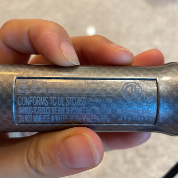 T3 SinglePass Whirl Curling Wand - Picture 2 of 2